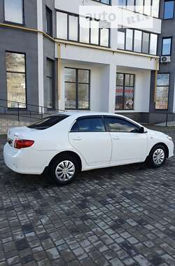 Седан Toyota Corolla 2009 в Березному