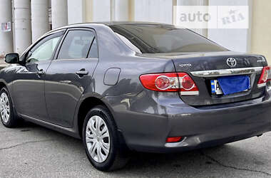 Седан Toyota Corolla 2012 в Желтых Водах