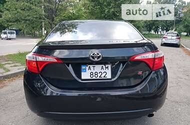 Седан Toyota Corolla 2016 в Калуше