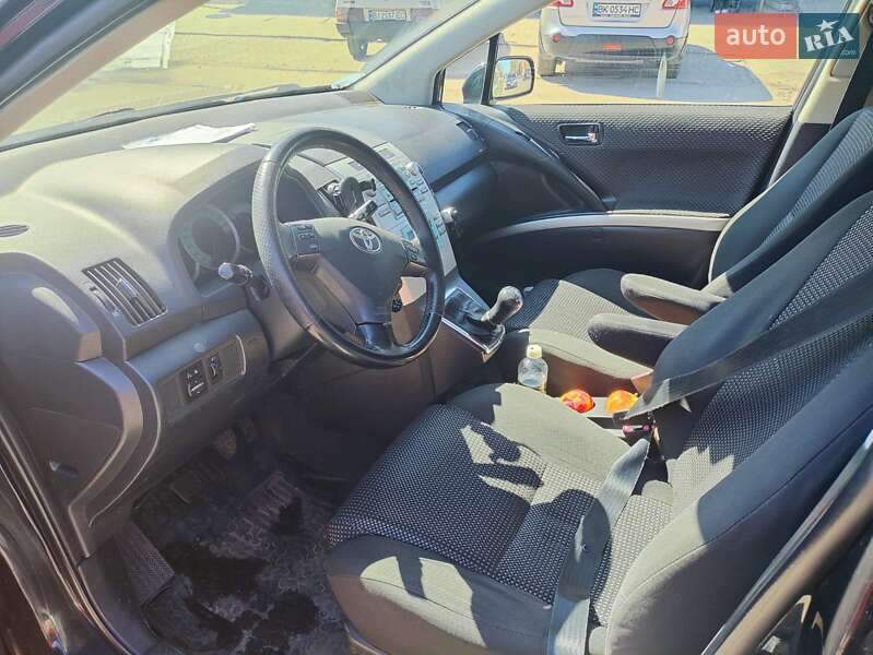 Універсал Toyota Corolla 2006 в Рокитному