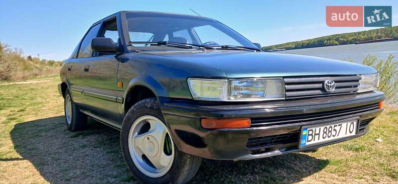 Хэтчбек Toyota Corolla 1988 в Рени