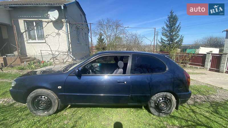 Хэтчбек Toyota Corolla 1999 в Ходорове