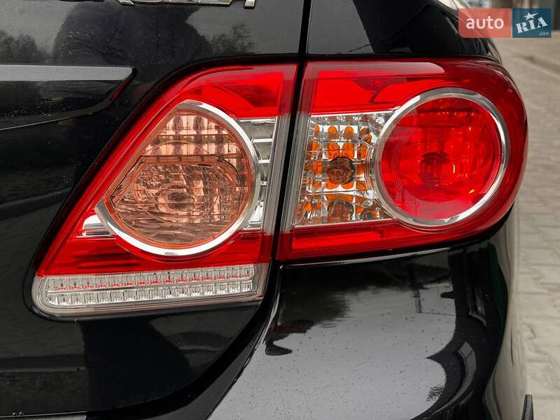 Седан Toyota Corolla 2011 в Києві