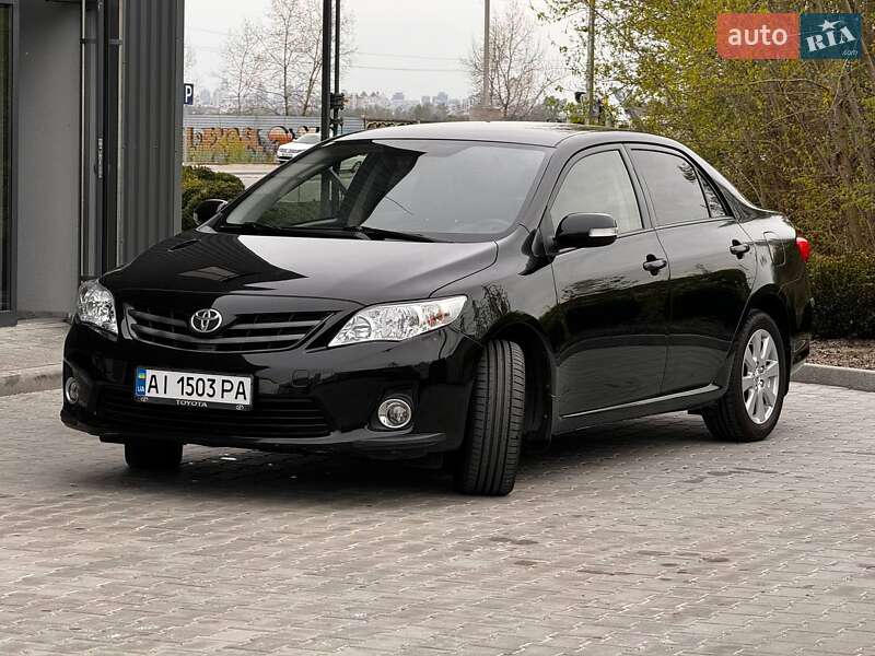 Седан Toyota Corolla 2011 в Києві