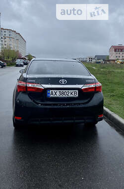 Седан Toyota Corolla 2014 в Києві