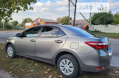 Седан Toyota Corolla 2013 в Харкові