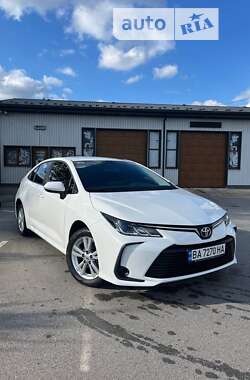 Седан Toyota Corolla 2022 в Кропивницькому