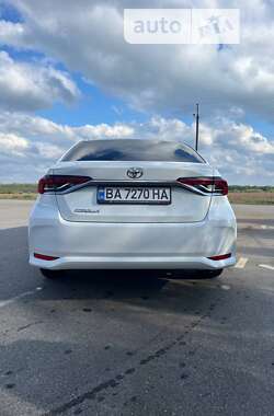 Седан Toyota Corolla 2022 в Кропивницком