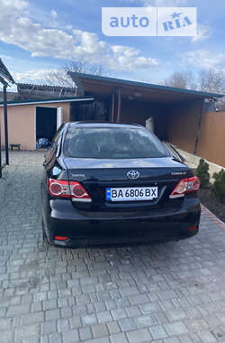 Седан Toyota Corolla 2010 в Петрове