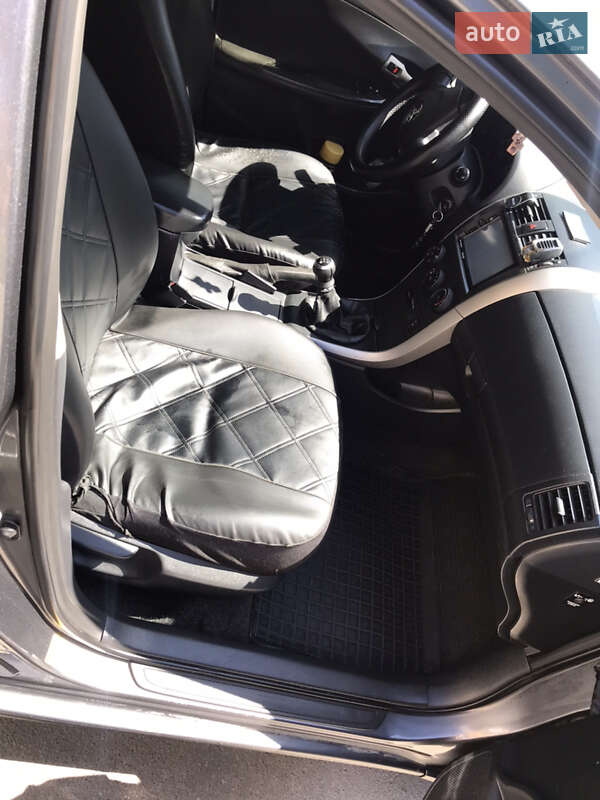 Седан Toyota Corolla 2008 в Хмельницком