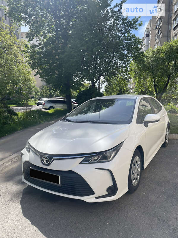 Седан Toyota Corolla 2019 в Виннице