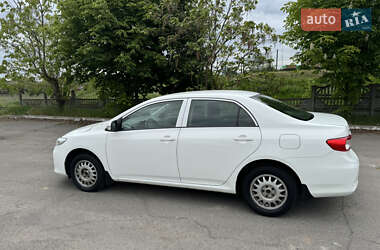 Седан Toyota Corolla 2012 в Хороле