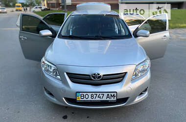 Седан Toyota Corolla 2009 в Тернополе