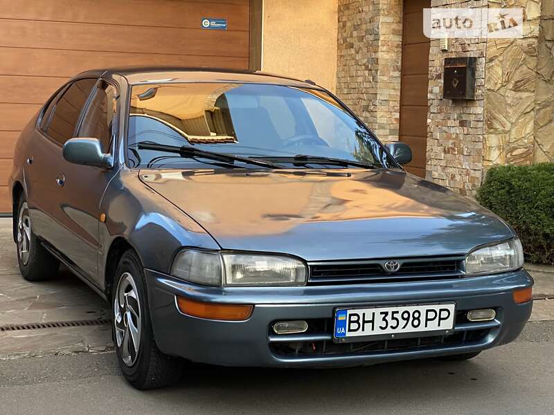 Ліфтбек Toyota Corolla 1995 в Одесі