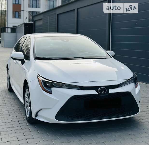 Седан Toyota Corolla 2021 в Черновцах