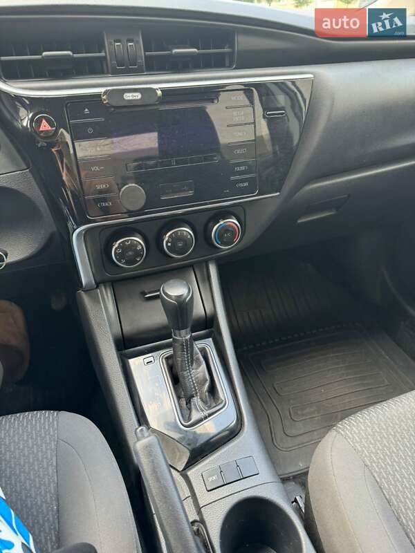 Седан Toyota Corolla 2017 в Виннице