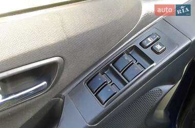 Хэтчбек Toyota Corolla 2005 в 