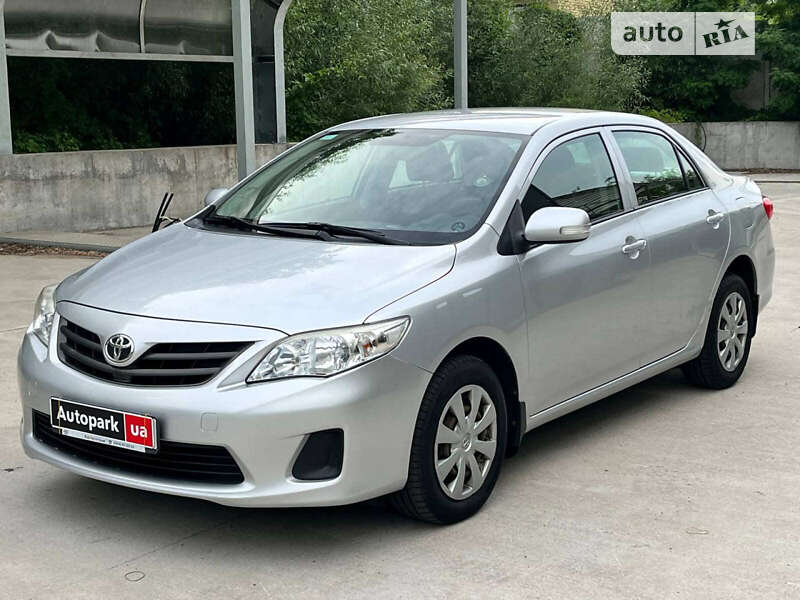 Седан Toyota Corolla 2011 в Києві