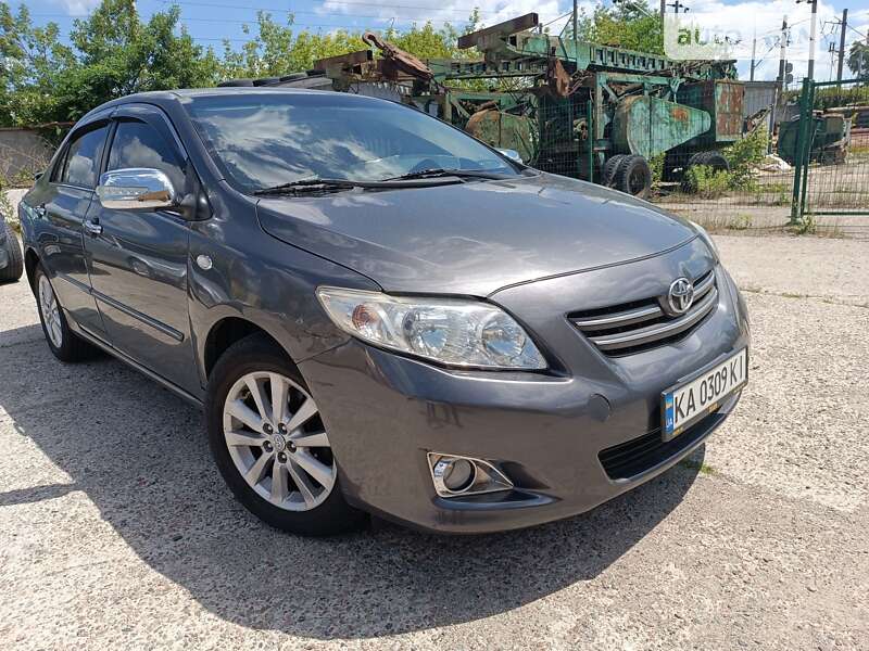 Седан Toyota Corolla 2008 в Києві