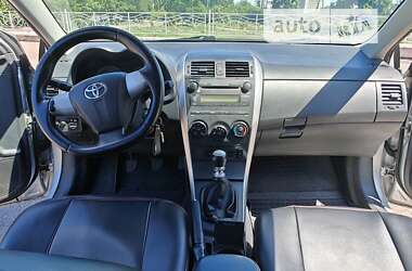 Седан Toyota Corolla 2012 в Житомире