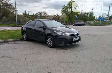 Седан Toyota Corolla 2014 в Києві