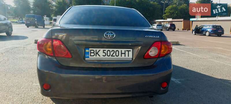 Седан Toyota Corolla 2007 в Рівному