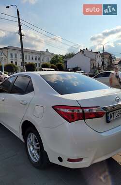 Седан Toyota Corolla 2017 в Коломые