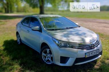 Седан Toyota Corolla 2013 в Чернігові