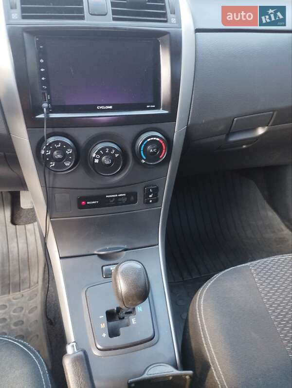 Седан Toyota Corolla 2008 в Остер