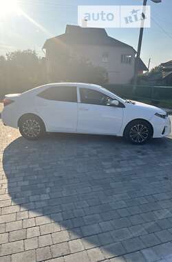 Седан Toyota Corolla 2015 в Бродах