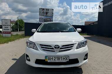 Седан Toyota Corolla 2013 в Киеве