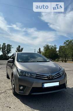 Седан Toyota Corolla 2013 в Кривому Розі