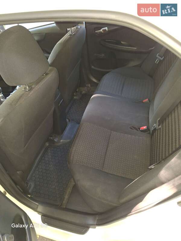Седан Toyota Corolla 2010 в Нежине