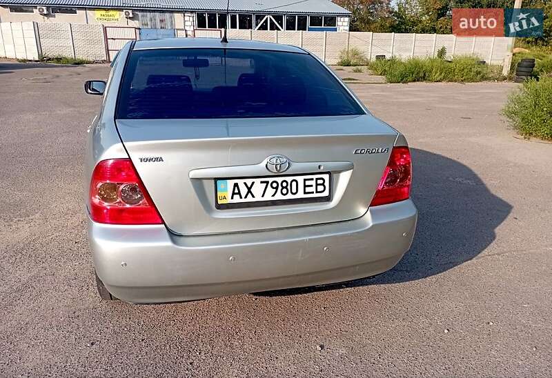Седан Toyota Corolla 2004 в Харкові