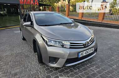 Седан Toyota Corolla 2013 в Кривом Роге