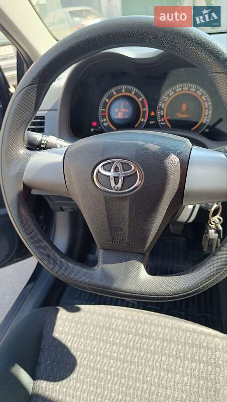 Седан Toyota Corolla 2010 в Одесі