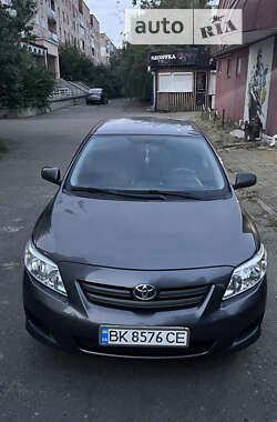 Седан Toyota Corolla 2008 в Ровно