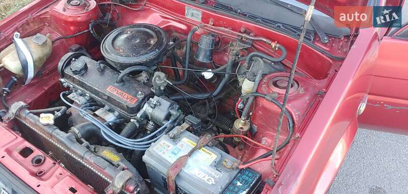 Седан Toyota Corolla 1987 в Кропивницькому