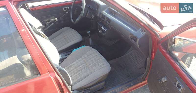 Седан Toyota Corolla 1987 в Кропивницькому