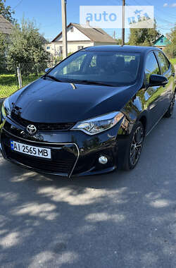 Седан Toyota Corolla 2014 в Рівному