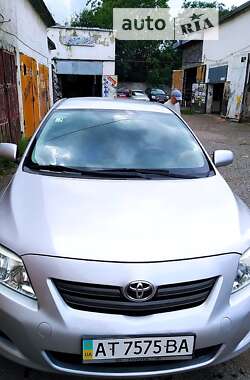 Седан Toyota Corolla 2009 в Ивано-Франковске