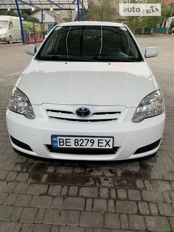Хэтчбек Toyota Corolla 2006 в Первомайске