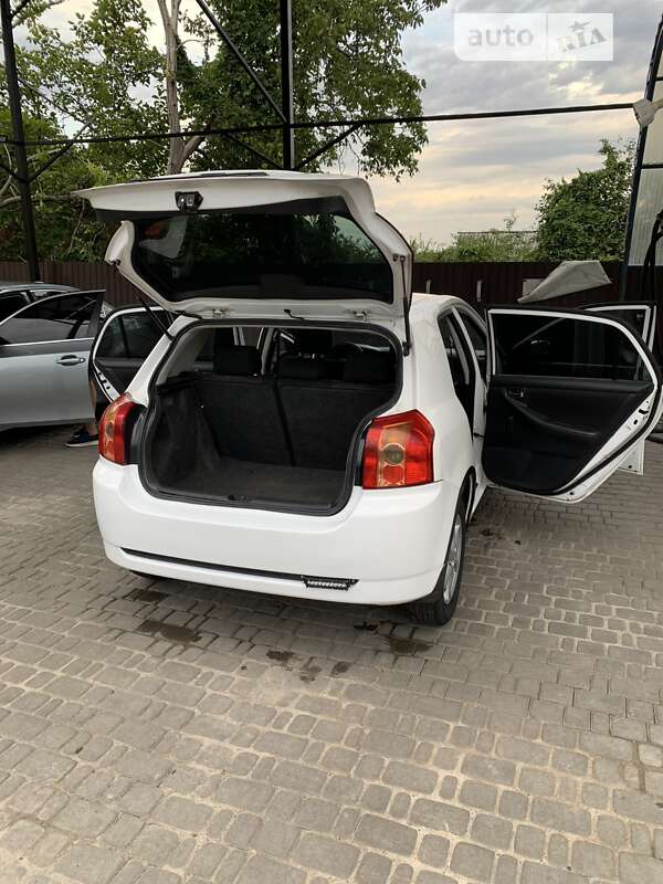 Хэтчбек Toyota Corolla 2006 в Первомайске