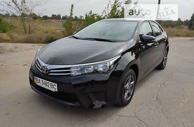 Седан Toyota Corolla 2013 в Кропивницькому