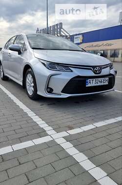 Седан Toyota Corolla 2020 в Калуше