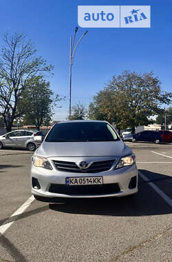 Седан Toyota Corolla 2013 в Львове