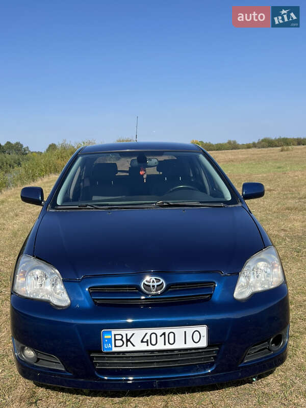 Седан Toyota Corolla 2005 в Дубровиці