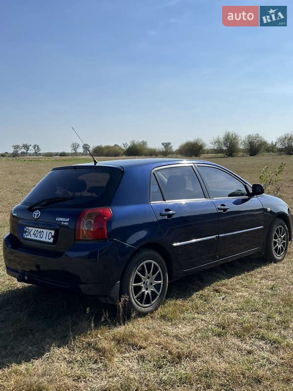 Седан Toyota Corolla 2005 в Дубровиці