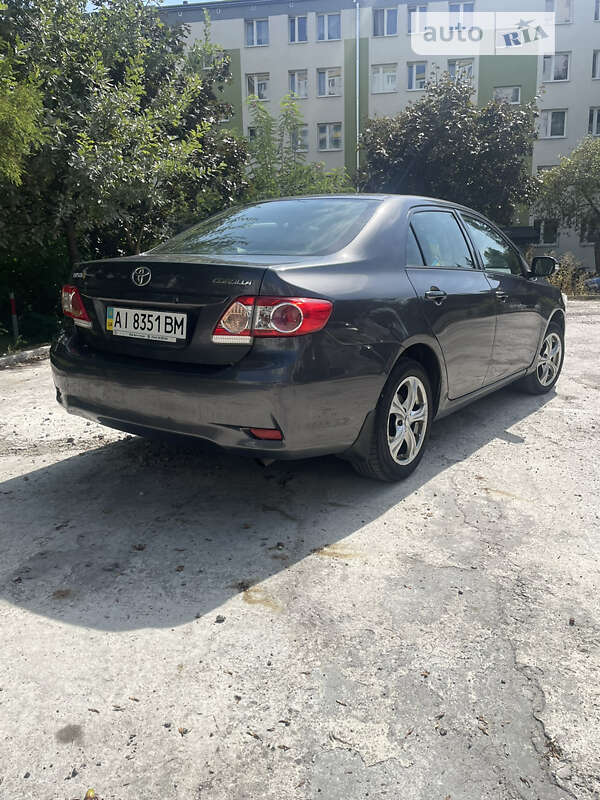 Седан Toyota Corolla 2010 в Києві