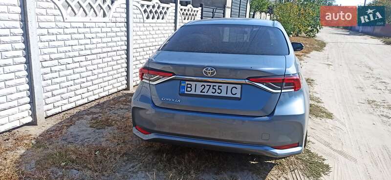 Седан Toyota Corolla 2019 в Полтаве